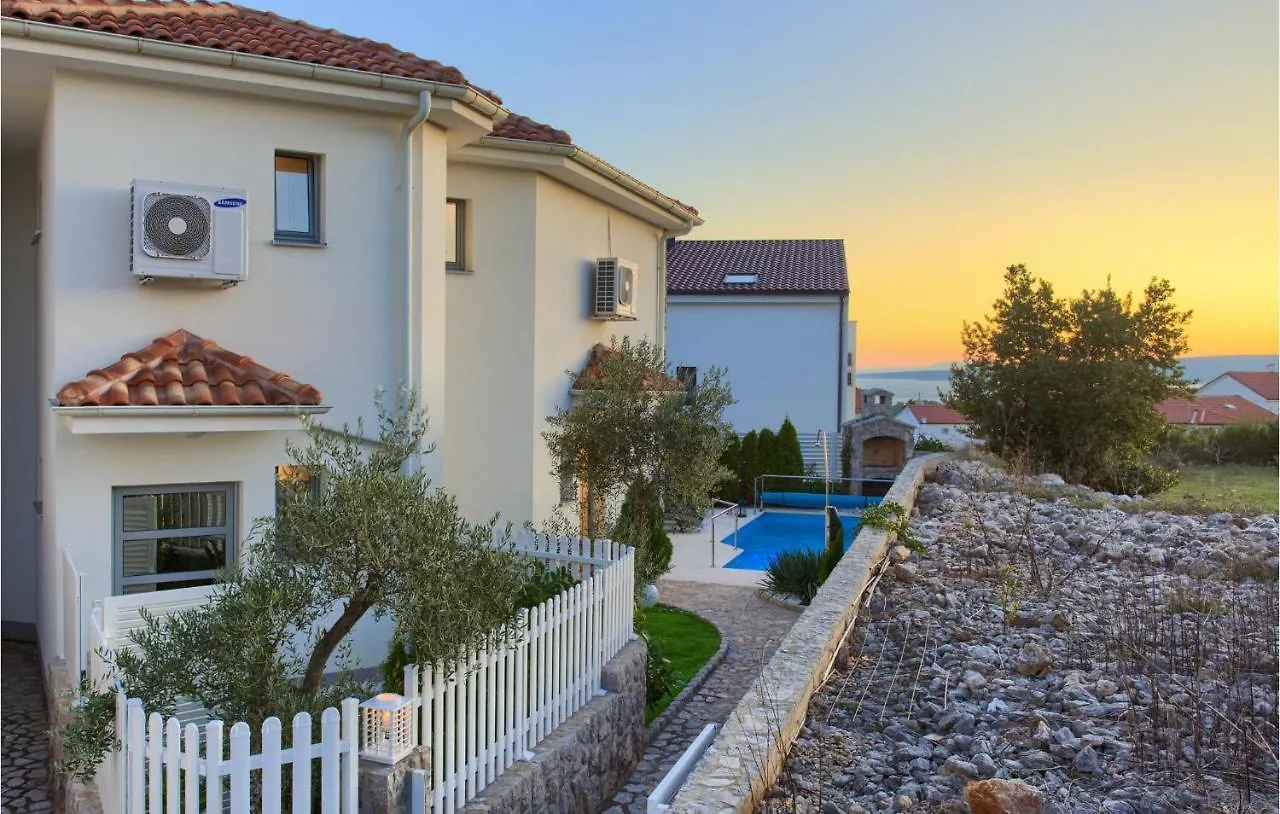 Prázdninový dům Gorgeous Home In Krk With Outdoor Swimming Pool Krk Town Chorvatsko